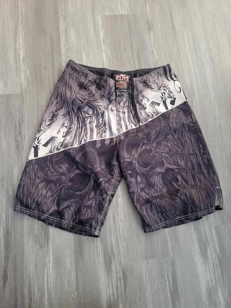 MMA Elite Shorts Mens Medium Hybrid Board Fight Skull White Black Punk Metal